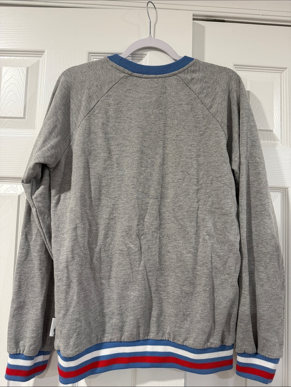 Walt Disney World USA Mickey Graphic Sweatshirt - Grey with Red & Blue retro - Picture 7 of 7